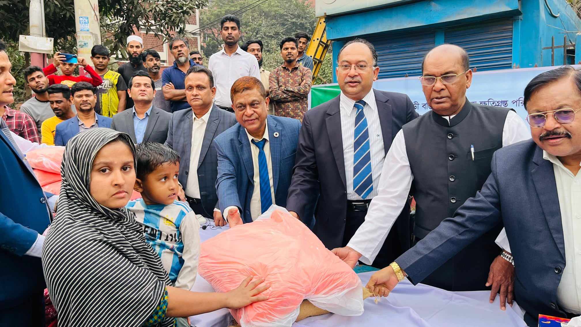 অগ্নিকাণ্ডে ক্ষতিগ্রস্তদের পাশে আছে সরকার : ত্রাণ প্রতিমন্ত্রী