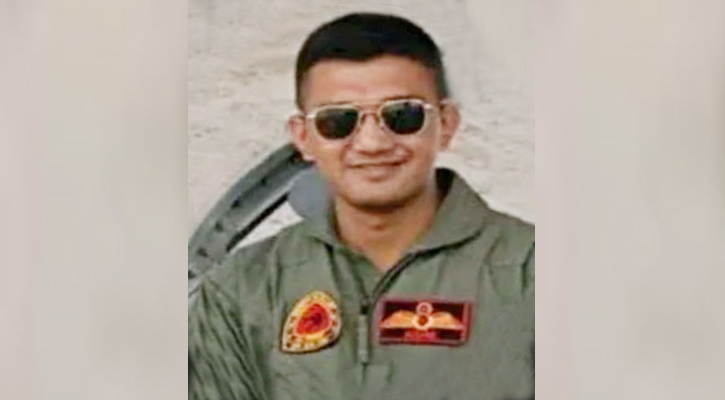 প্রশিক্ষণ বিমান বিধ্বস্ত হয়ে এক পাইলটের মৃত্যু