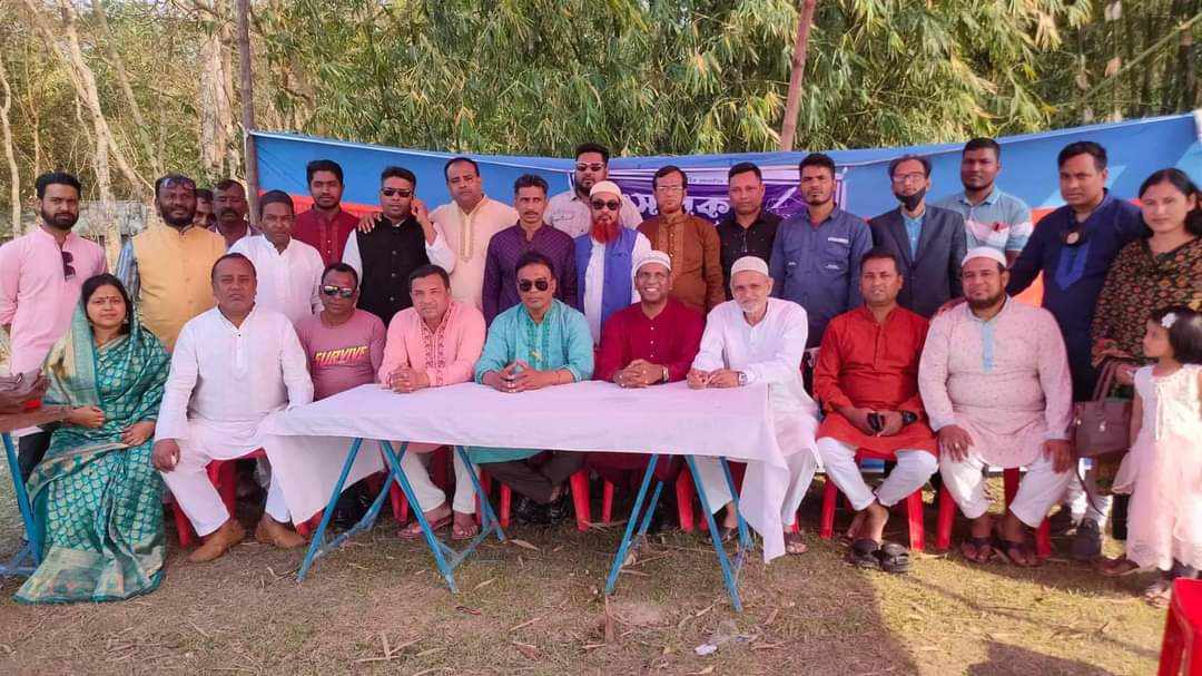 রূপসা উপজেলা প্রেসক্লাবের বাৎসরিক বনভোজন সম্পন্ন