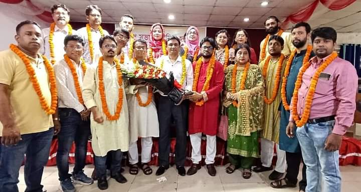 ডিএসইসির নবনির্বাচিত কমিটির দায়িত্ব গ্রহণ