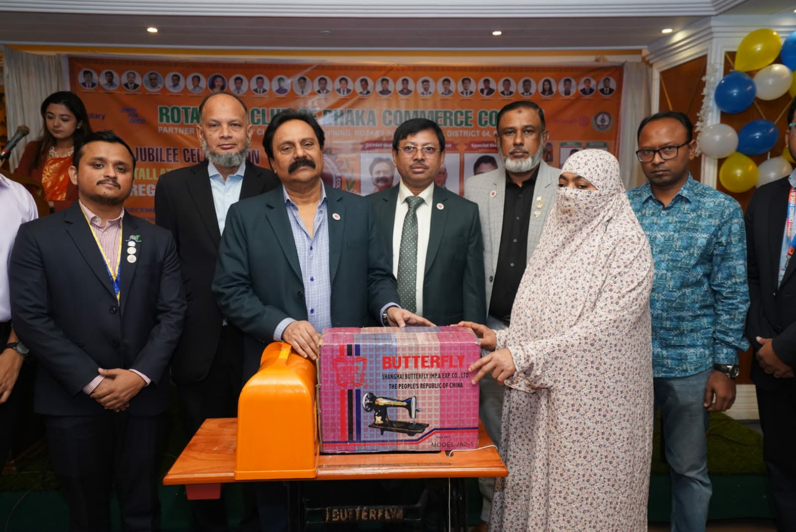 গৃহকর্মীকে সম্মানের মাধ্যমে রোটার‍্যাক্ট ক্লাব অব ঢাকা কমার্স কলেজ এর ব্যতিক্রমী রজত জয়ন্তী উৎসব