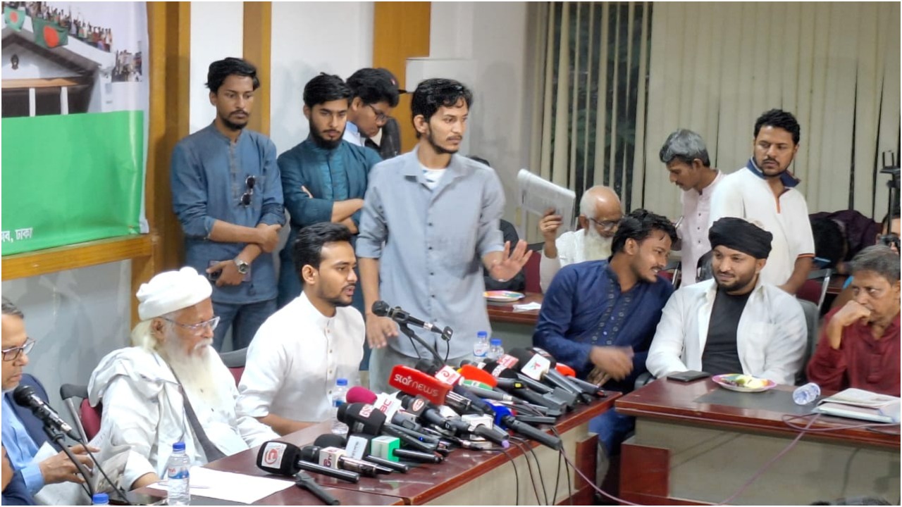 যারা সংস্কারের কথা বেশি বলত, তারা সংস্কারবিরোধী রাজনীতিতে ঢুকে গেছে