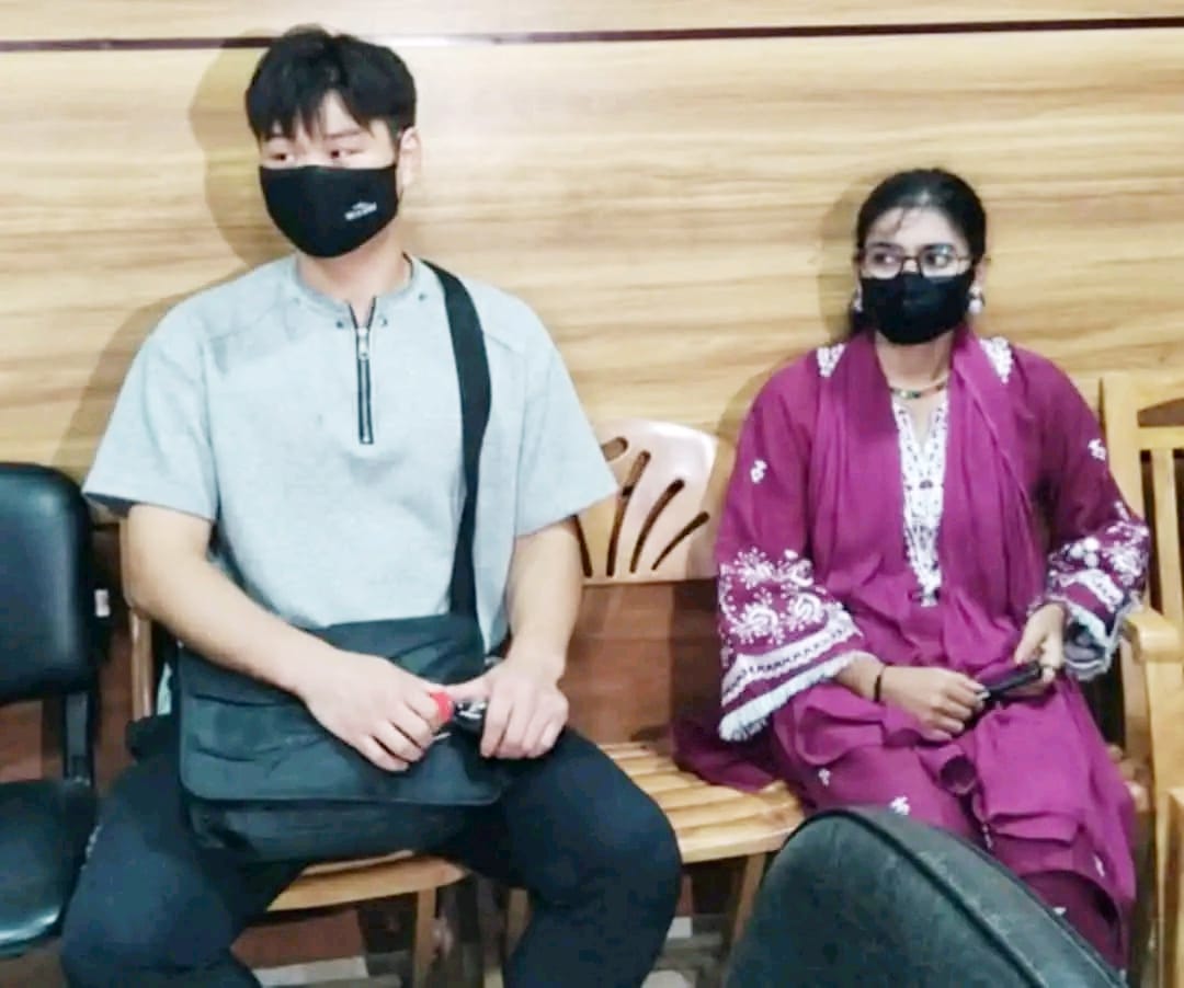 ফেসবুকে প্রেম, বিয়ে করতে কুষ্টিয়ায় চীনা যুবক