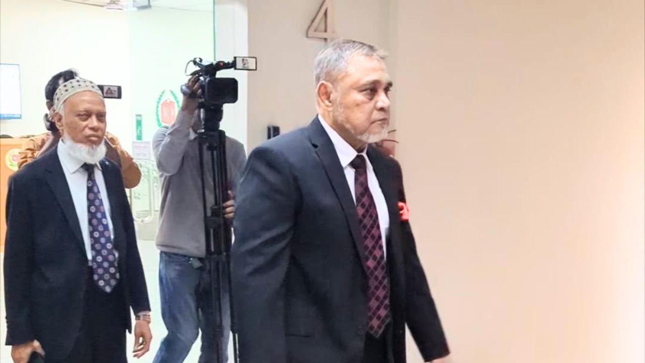 রাষ্ট্রপতির সঙ্গে সাক্ষাৎ করতে বঙ্গভবনে সিইসি