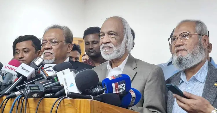 বিতর্কিত কর্মকর্তারা যেন নির্বাচনে না থাকেন: ইসিকে মঈন খান