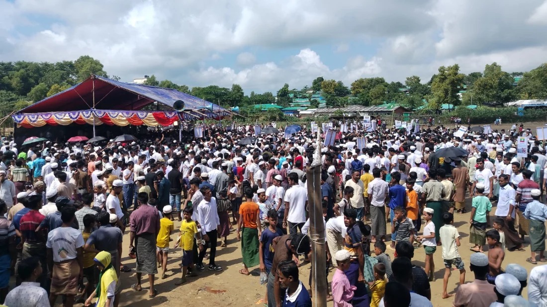 নিজ দেশে ফিরতে উখিয়ায় রোহিঙ্গাদের সমাবেশ