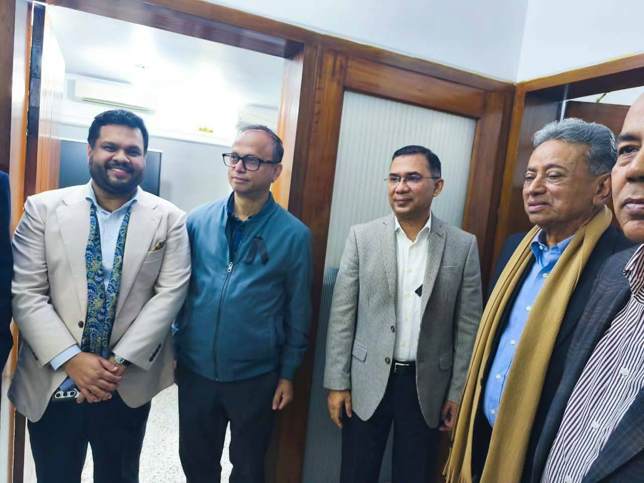 তারেক রহমানের সঙ্গে পপুলার লাইফ ইন্স্যুরেন্স পিএলসি’র চেয়ারম্যান জহিরুল ইসলাম রিংকুর সৌজন্য সাক্ষাৎ